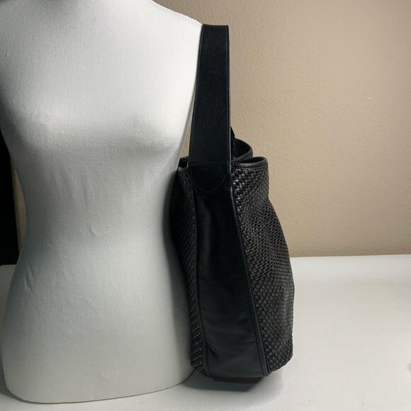 Black and silver textured leather - Picture 3 of 8